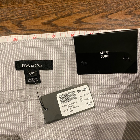 New RW&Co xs Pencil Skirt - Picture 3 of 3